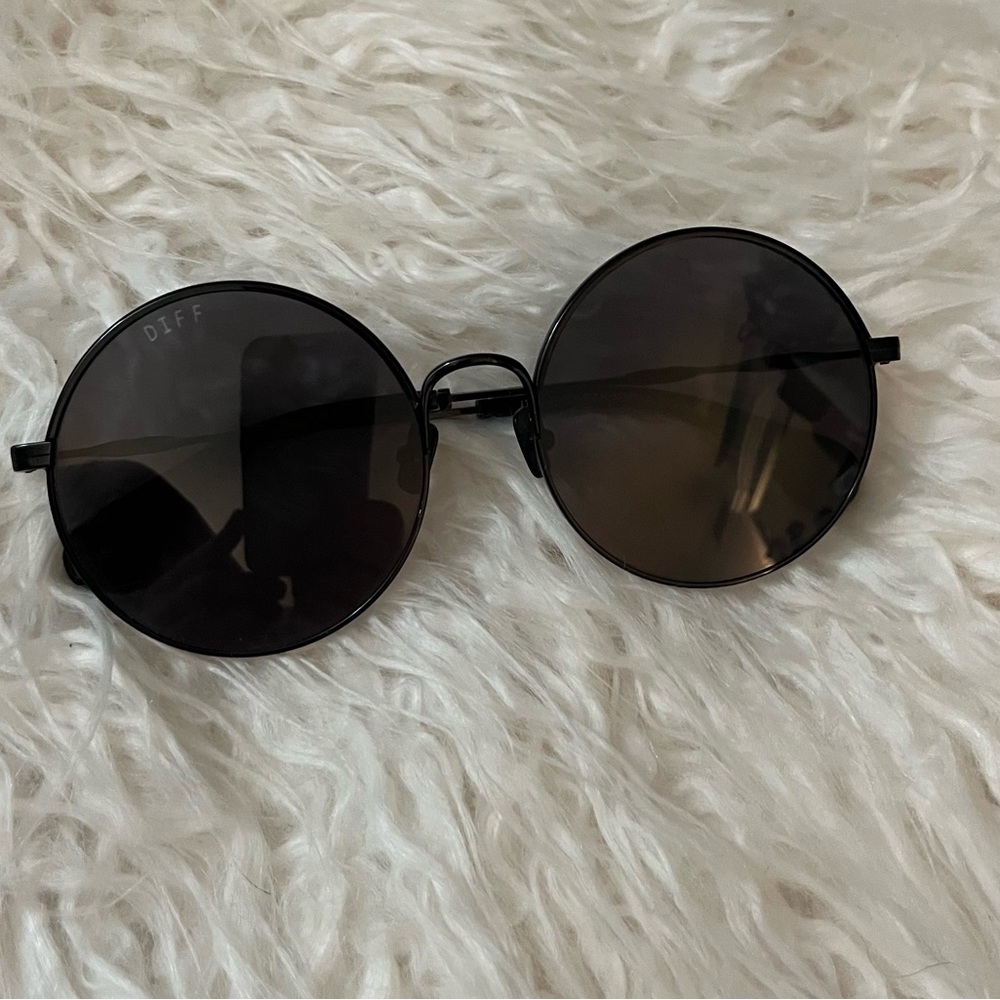 Diff black round sunglasses